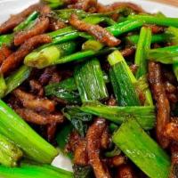 Scallion Beef 葱爆牛 · Ingredient: beef, leek, garlic