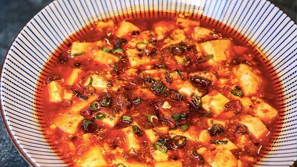 Mapo Tofu 麻婆豆腐 · ingredients：tofu, garlic, scallion, chili oil, Szechuan pepper oil