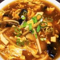 Spicy & Sour Soup 酸辣汤 · Ingredients: mushroom, wood ear, tofu, egg, pepper, vinegar