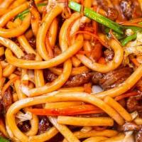 Fried Noodles W. Beef 牛肉粗炒面 · Ingredients: beef, noodles, carrot, cabbage, scallion