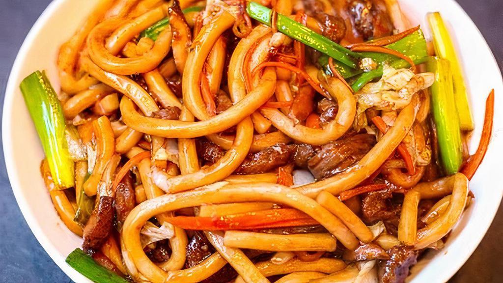 Shanghai Fried Noodles 上海粗炒面 · Ingredients: noodles, pork, carrot, cabbage, scallion