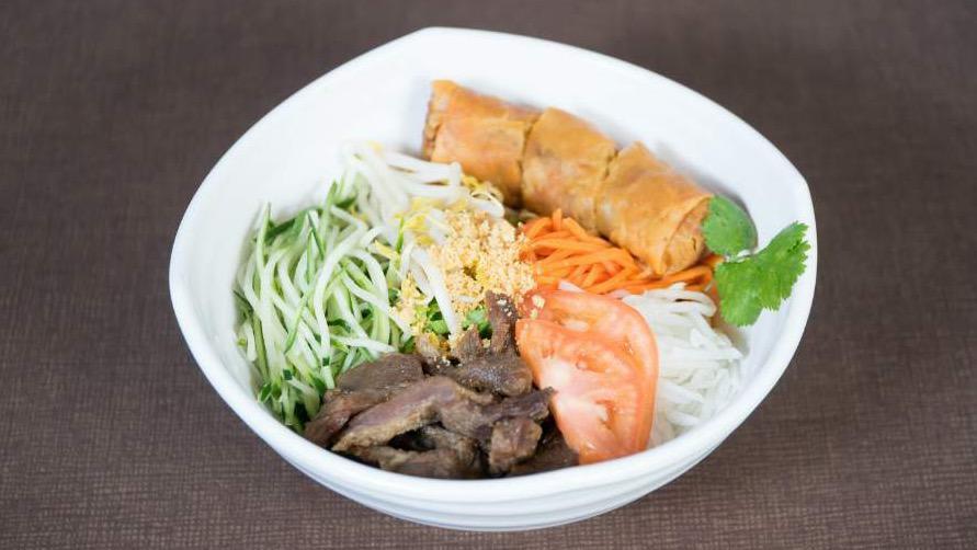 Vb 1. Grilled Pork And Egg Roll Vermicelli Bow · Served with fish sauce and mixed vegetables. 돼지고기 석쇠구이+ 에그롤+ 버미셀리 국수.