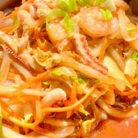 Vb 4. Pan Fried Seafood With Rice Noodle · 해산물 볶음 쌀국수.