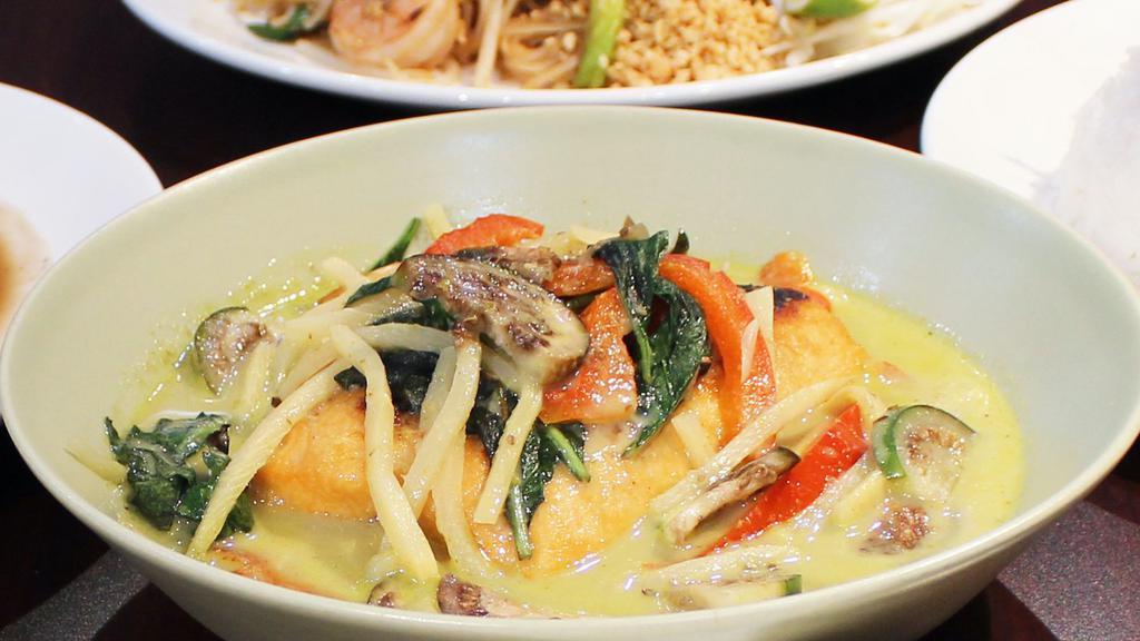 Green Curry · Bamboo shoot, bell pepper, basil leaves in coconut milk.