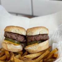 Cheesebuger Slider Combo · 2-3OZ CHEESEBURGERS WITH PICKLES AND A SIDE OF FRIES