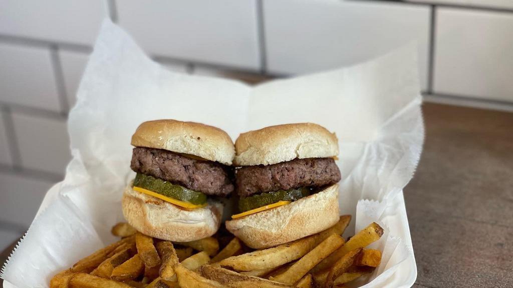 Cheesebuger Slider Combo · 2-3OZ CHEESEBURGERS WITH PICKLES AND A SIDE OF FRIES