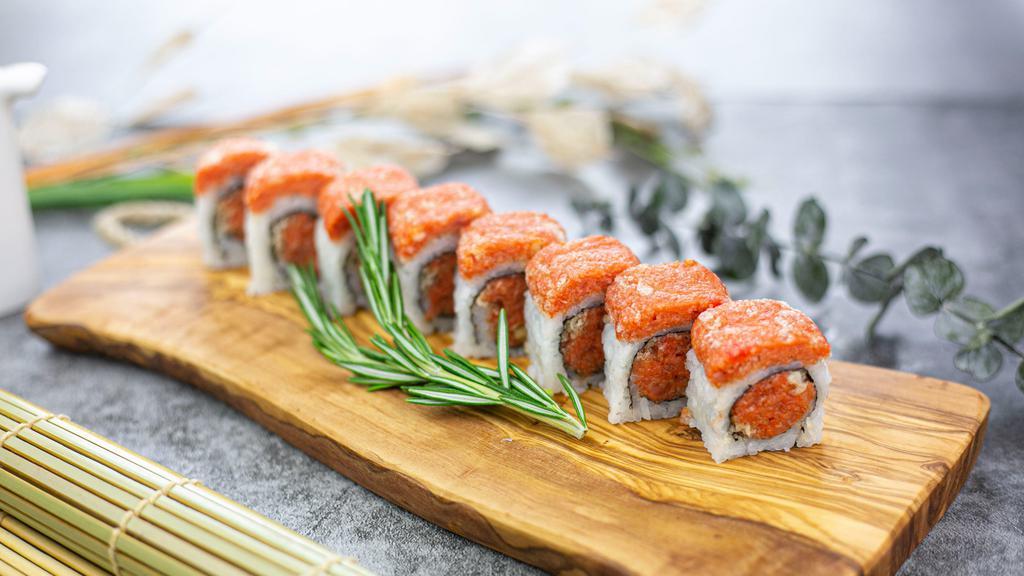 L-2 Spicy Tuna King Roll · Spicy tuna and crunchy inside, Topped w. spicy tuna  crunchy and eel sauce