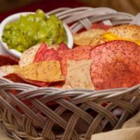 Guasacaca & Chips (Ve) · Guacamole with home-made chips.