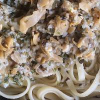 Linguine White Or Red Clam Sauce · 