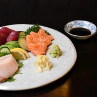 Mixed Sashimi Regular · Tuna (5pc), organic salmon (4pc), yellowtail (3pc), avocado. Served with homemade pickled gi...