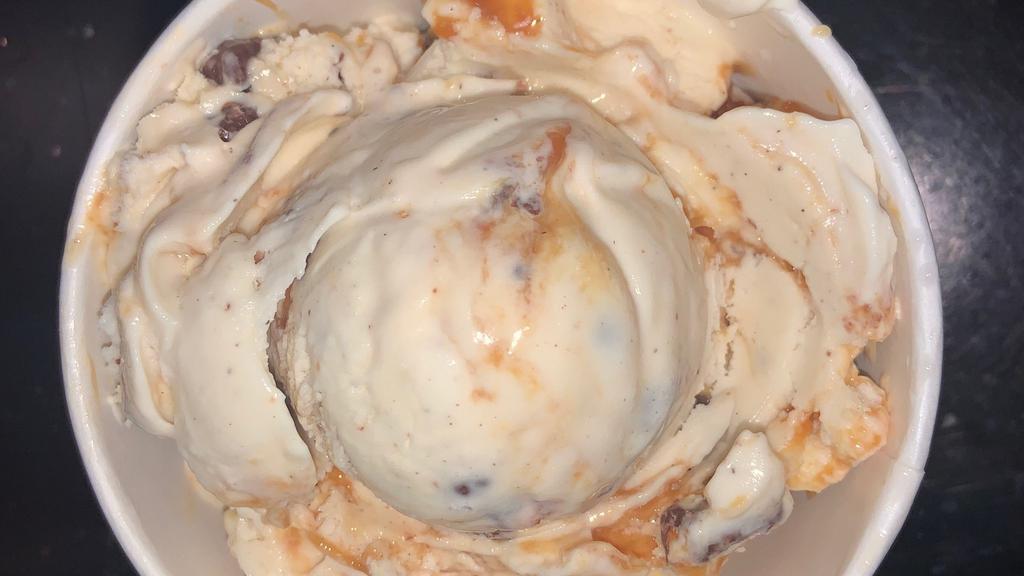 Bassett'S Salted Caramel Pretzel Ice Cream · Bassetts Vanilla Ice Cream and crunchy chocolate covered pretzels drizzled with decadent salted caramel.