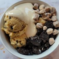 Cookie Dough Oreo Creation · Original Dough Mixed with Chocolate Chunks Topped with Cookie Dough Bites, Oreos and Vanilla...