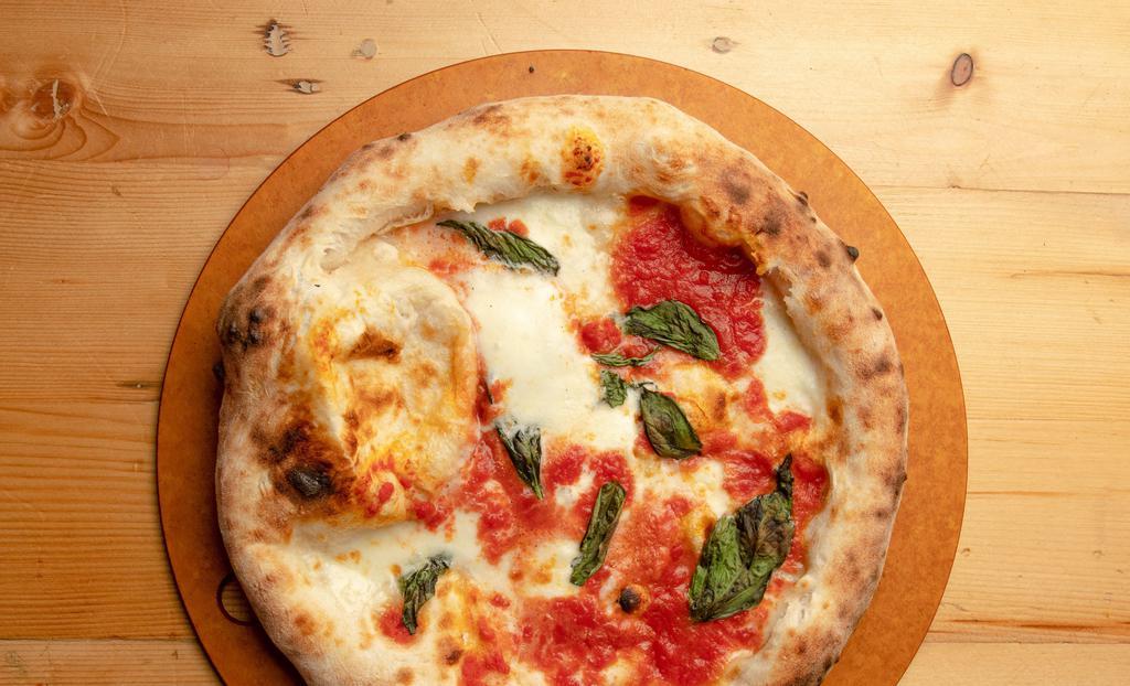 La Pizza · Fior Di Latte, Tomato, and Basil.