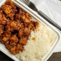 General Tso'S Chicken Combo Dinner · Hot and spicy. Served with egg roll and choice of rice.