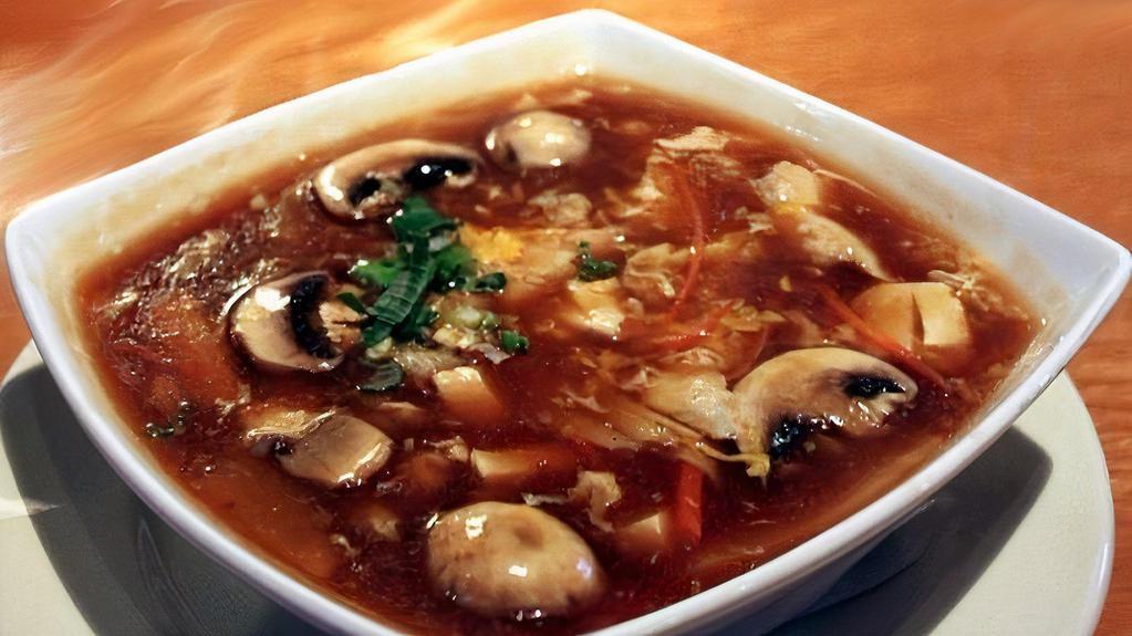 Hot And Sour Soup / 酸辣汤 · Spicy.