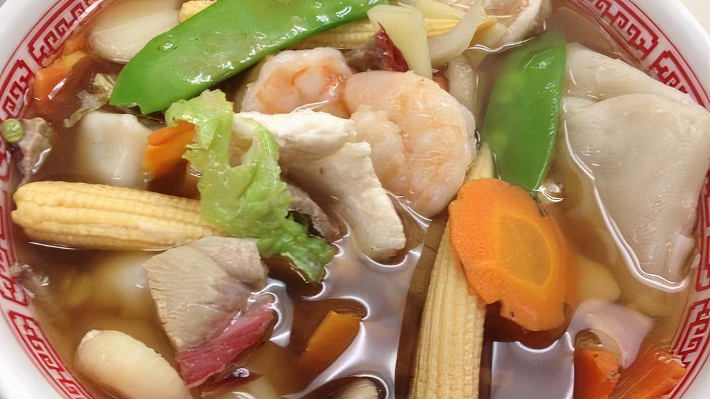 House Special Soup / 本楼汤 · Combination of chicken, shrimp and roast pork.