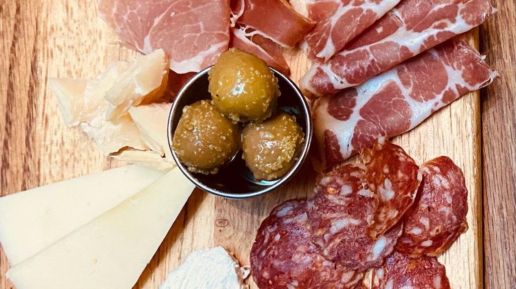 Piatto Misto Di Salumi E Formaggi · Selection of imported cold cuts and cheeses, Castelvetrano Olives