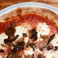 Vendetta Sarda · Wild boar sausage, wild mushrooms, mozzarella, plum tomato sauce.