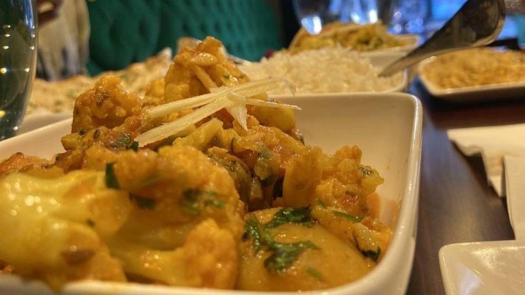 Andhra Shrimp Curry · Peeled shrimps cooked in special southern Indian sauce.