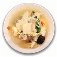 삼선 우동 Samseon Udon · Noodles with extra seafood and vegetables in the mild soup.