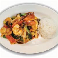 잡탕 밥 Jabtang Bab · Steamed rice topped with stir-fried mixed seafood in spicy sauce.