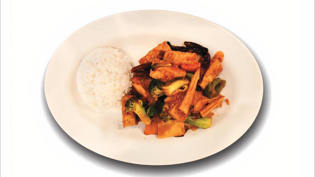 가상 두부 밥 Gasang Dubu Bab · Steamed rice topped with stir-fried bean curd and vegetables in spicy garlic sauce.