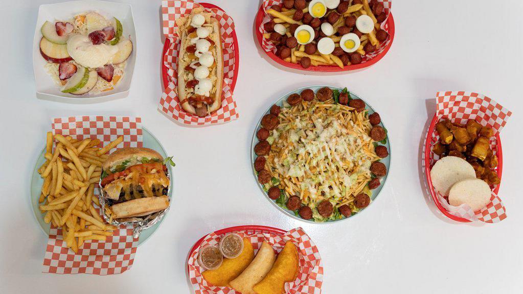 Este 'S Mucho Perro · Italian · Burgers · Desserts · Pizza · Sandwiches