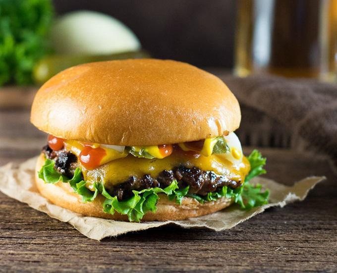 Public House 28 · American · Burgers · Salad · Sandwiches