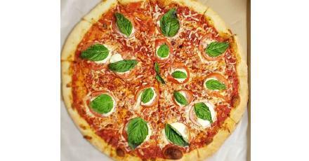 Manhattan Chicago Pizzeria · Italian · Salad · Pizza