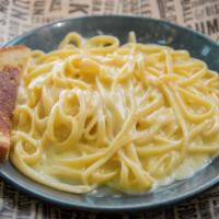 Kid'S Pasta Alfredeaux · Served with garlic bread.