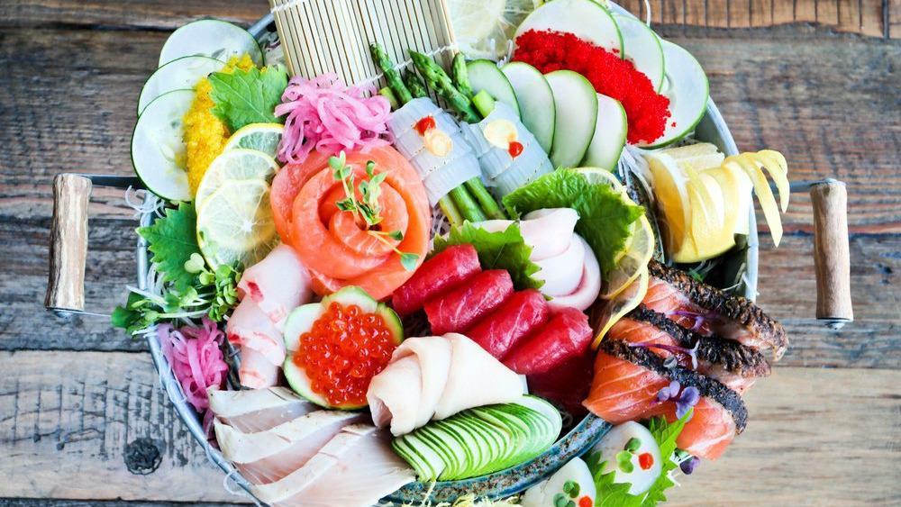 A17 - Mixed Sashimi (6 Pcs) · Raw/Undercooked foods may increase your risk of foodborne illness.