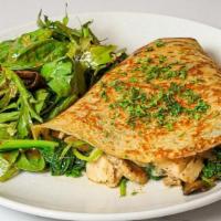 Grande Bouffe · grilled chicken, sautéed spinach, mushrooms, Monterey cheese. Served with field green salad.