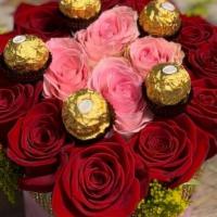 Velvet Box · Comes with pink and red roses with Ferrero.