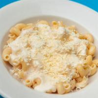 Kids Alfredo Pasta · Noodles tossed with Alfredo sauce.