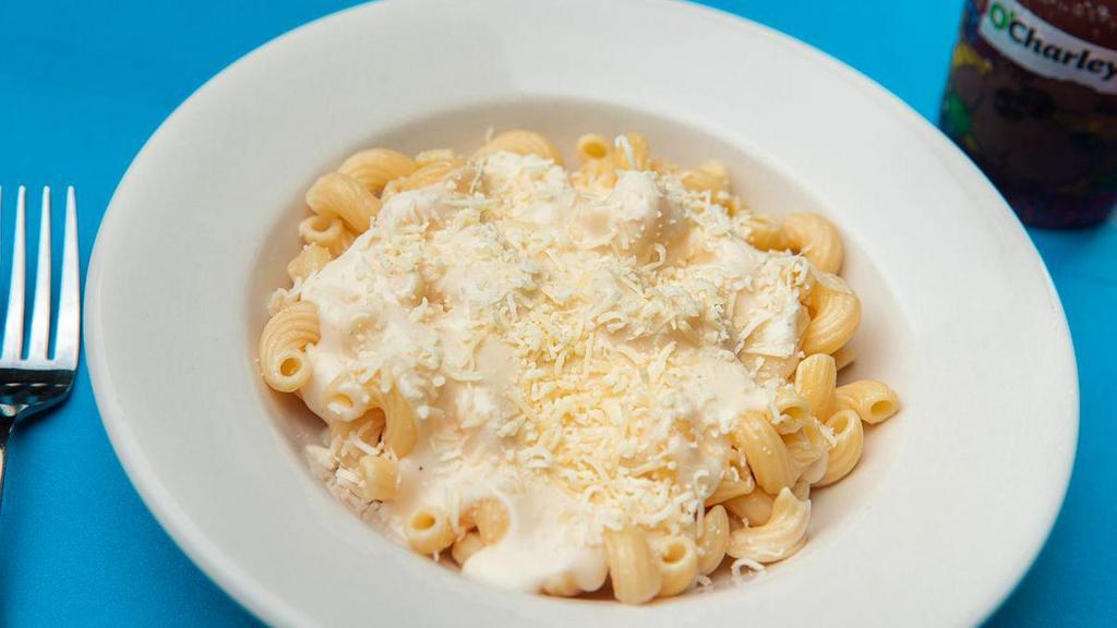 Kids Alfredo Pasta · Noodles tossed with Alfredo sauce.