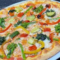 Ortomisto · Tomato sauce, mozzarella, roasted zucchini, spinach, sweet peppers, spinach, sautéed broccol...