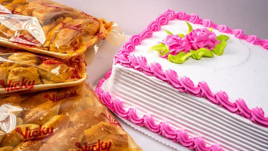 Especial De Cake 25 Personas · Cake de vainilla, 25 croqueticas, 25 pastelitos, surtidos and 25 bocaditos de pasta.