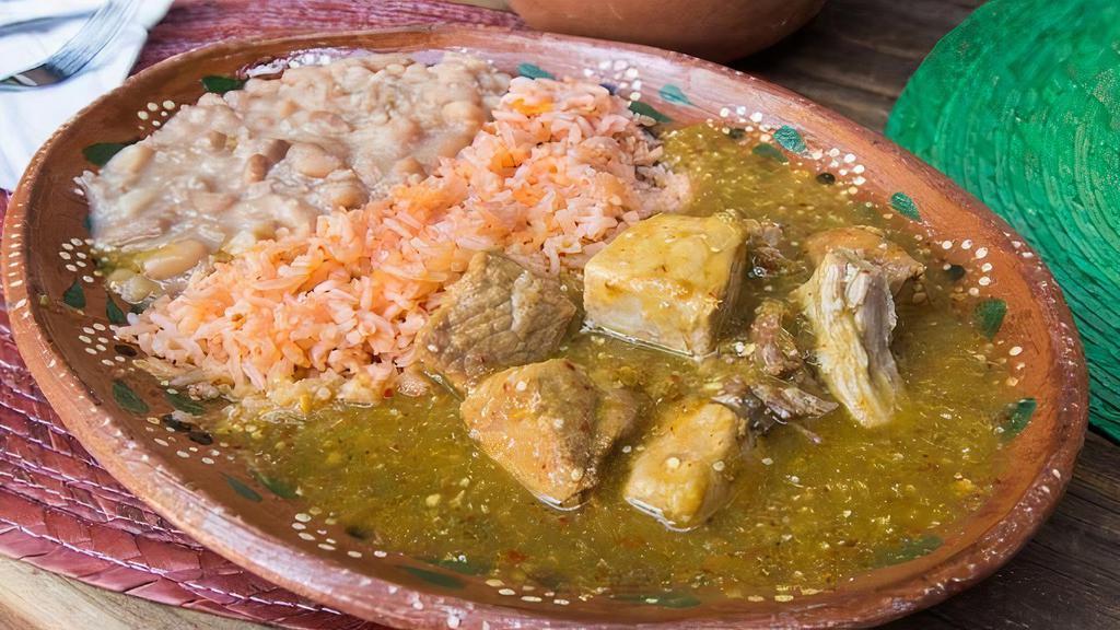 Costillas De Puerco Verdes · INCLUDE: rice,beans and tortillas