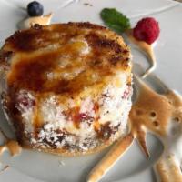 Strawberry Imperial · Vanilla sponge cake, strawberry, meringue, dulce de leche and coconut
