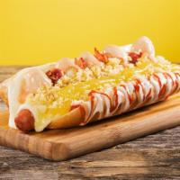 Perro Huevon · Hot dog, with sauce of garlic, showy, pink, pineapple, mustard, ketchup, chips, cheese, baco...