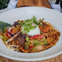 Lo Mein · Sautéed egg noodles / Mixed vegetables / Onsen Egg