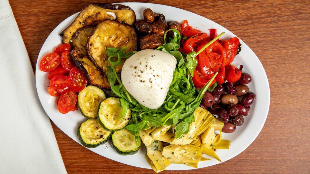 D'Oro Antipasti · Vegetarian. A combination of grilled vegetables. Artichokes, zucchini, mushrooms, eggplant, cherry tomatoes, arugula, Kalamata olives, fresh mozzarella, EVOO & black pepper.