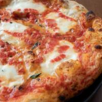 Americano Pizza · Fresh garlic, olive oil, fresh oregano, tomato sauce, provolone, and flor di latte fresh moz...