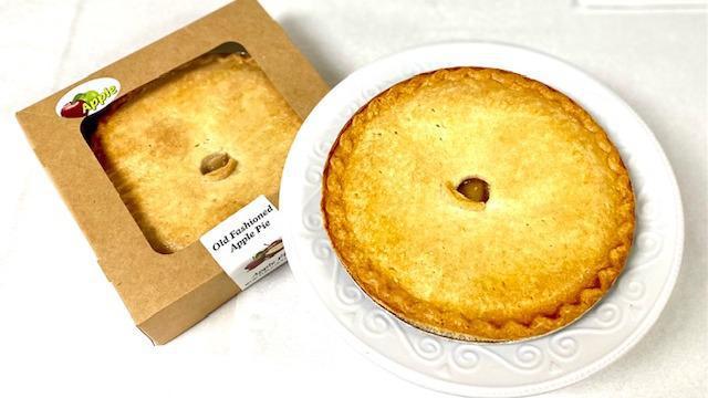 Apple Pie / Pie De Manzana (8831) · Delicious and double crusted apple pie. Serves 6-to 8 people. / Deliciosa tarta de manzanas, 6 a 8 porciones.