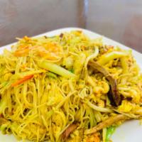 Singapore Chow Mei Fun Lo Mein · Stir fried skinny thin rice noodle with shrimp, chicken, roast pork, egg and scallion with c...