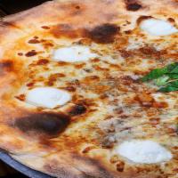 Quattro Formaggi · Mozzarella Fior di latte, gorgonzola, ricotta, Parmigiano