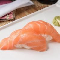Nigiri Fresh Salmon · 