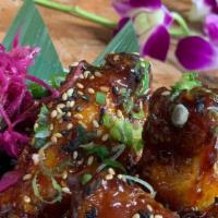 Spicy Chicken Wings · spicy hawaiian bbq sauce