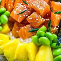 E12 Poke Bowl · Regular.

Hawaiian sushi salad, tuna, salmon, edamame, fish roe, avocado, seaweed salad.