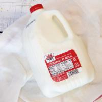 Farm Stores Whole Milk (1 Gallon) · 